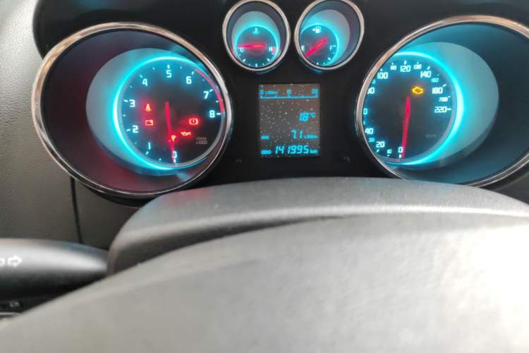 Used CHANGAN CS35 2012 1.6L Manual Luxury Model China IV Standard Odometer Close Up