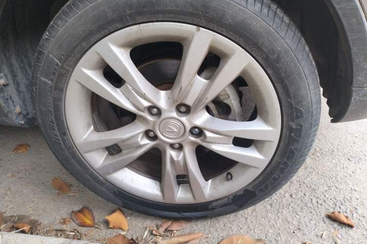 Used CHANGAN CS35 2012 1.6L Manual Luxury Model China IV Standard Right Front Wheel Hub