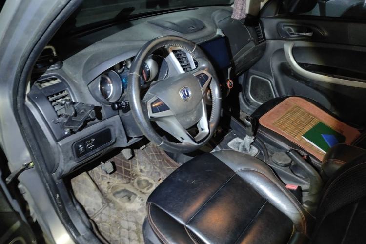 Used CHANGAN CS35 2012 1.6L Manual Luxury Model China IV Standard Steering Wheel