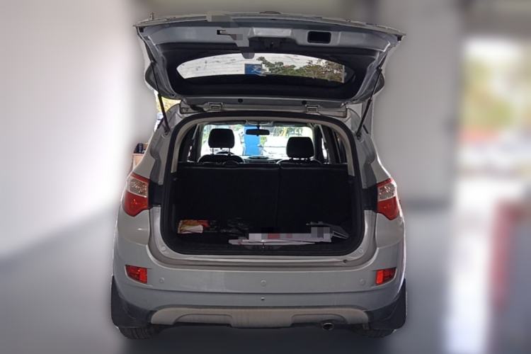 Used CHANGAN CS35 2012 1.6L Manual Comfort Version China V Standard Trunk