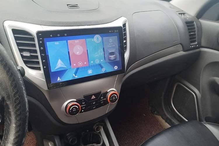 Used CHANGAN CS35 2012 1.6L Manual Luxury Model China IV Standard Audio And AC Panel