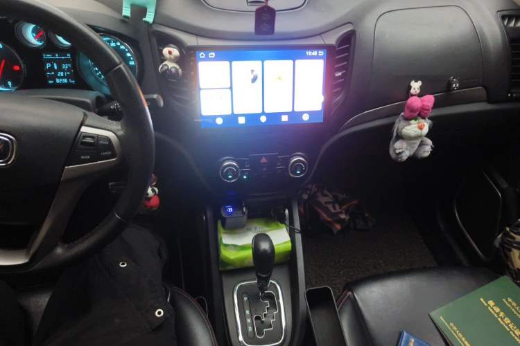 Used CHANGAN CS35 2012 1.6L Automatic Luxury Version China IV Standard Audio And AC Panel