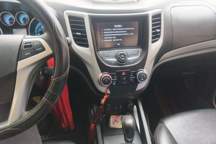 Used CHANGAN CS35 2012 1.6L Automatic Luxury Version China IV Standard Audio And AC Panel