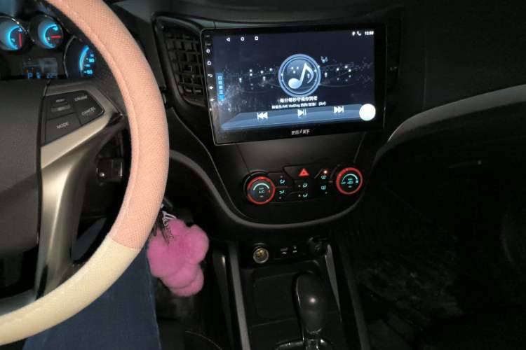 Used CHANGAN CS35 2012 1.6L Automatic Luxury Version China IV Standard Audio And AC Panel
