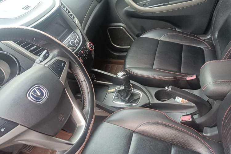 Used CHANGAN CS35 2012 1.6L Manual Comfort Edition China IV Standard Audio And AC Panel