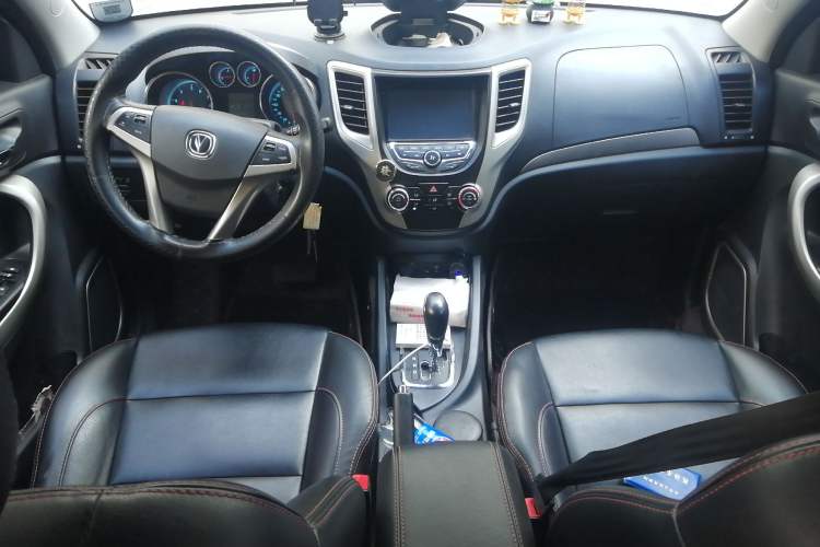 Used CHANGAN CS35 2012 1.6L Automatic Luxury Version China IV Standard Center Console