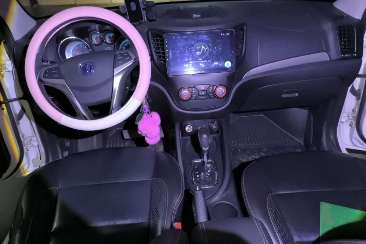 Used CHANGAN CS35 2012 1.6L Automatic Luxury Version China IV Standard Center Console