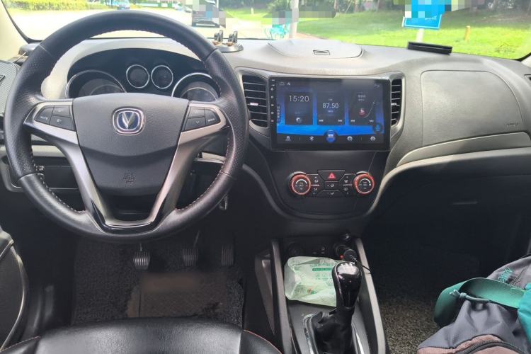 Used CHANGAN CS35 2012 1.6L Manual Comfort Edition China IV Standard Center Console