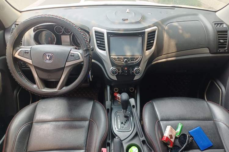 Used CHANGAN CS35 2012 1.6L Automatic Luxury Version China IV Standard Center Console