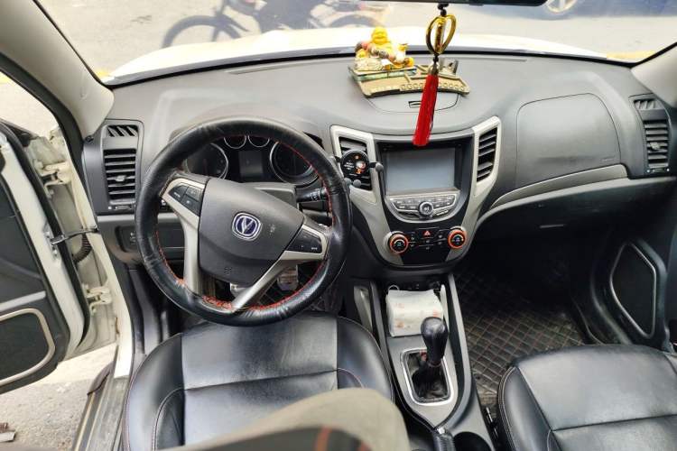 Used CHANGAN CS35 2012 1.6L Manual Comfort Version China V Standard Center Console