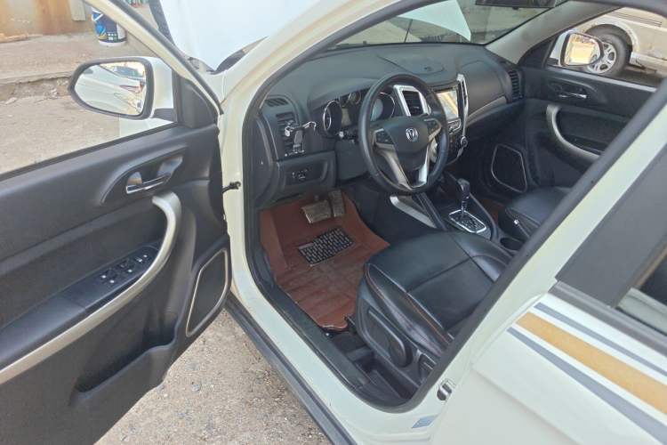 Used CHANGAN CS35 2012 1.6L Automatic Luxury Version China V Standard Driver Seat
