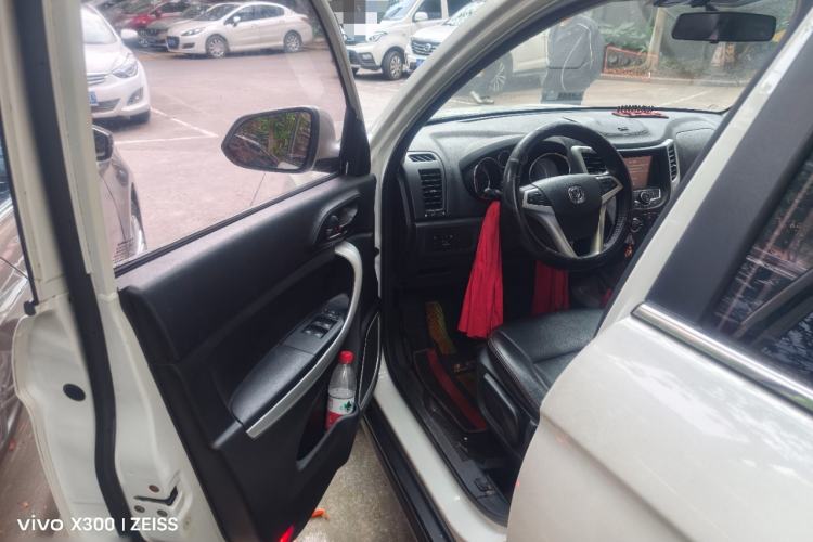 Used CHANGAN CS35 2012 1.6L Automatic Luxury Version China IV Standard Driver Seat