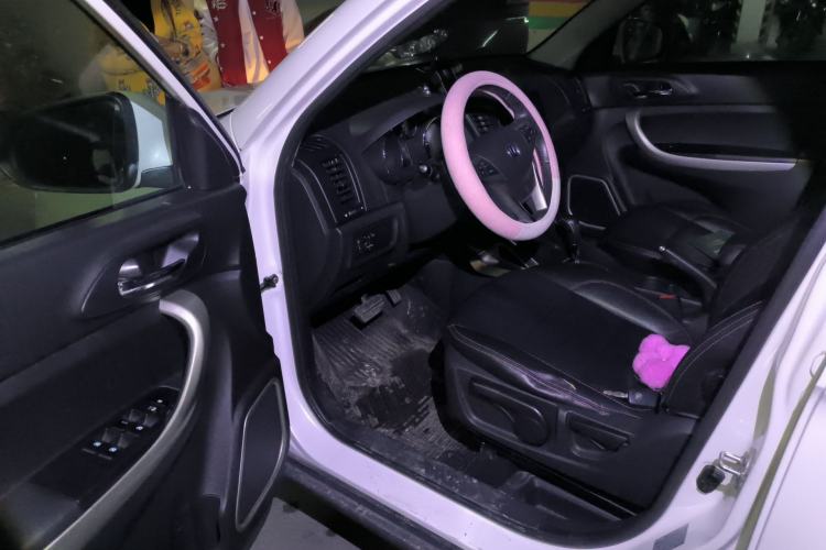 Used CHANGAN CS35 2012 1.6L Automatic Luxury Version China IV Standard Driver Seat