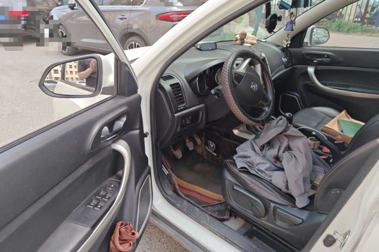 Used CHANGAN CS35 2012 1.6L Manual Luxury Model China IV Standard Driver Seat