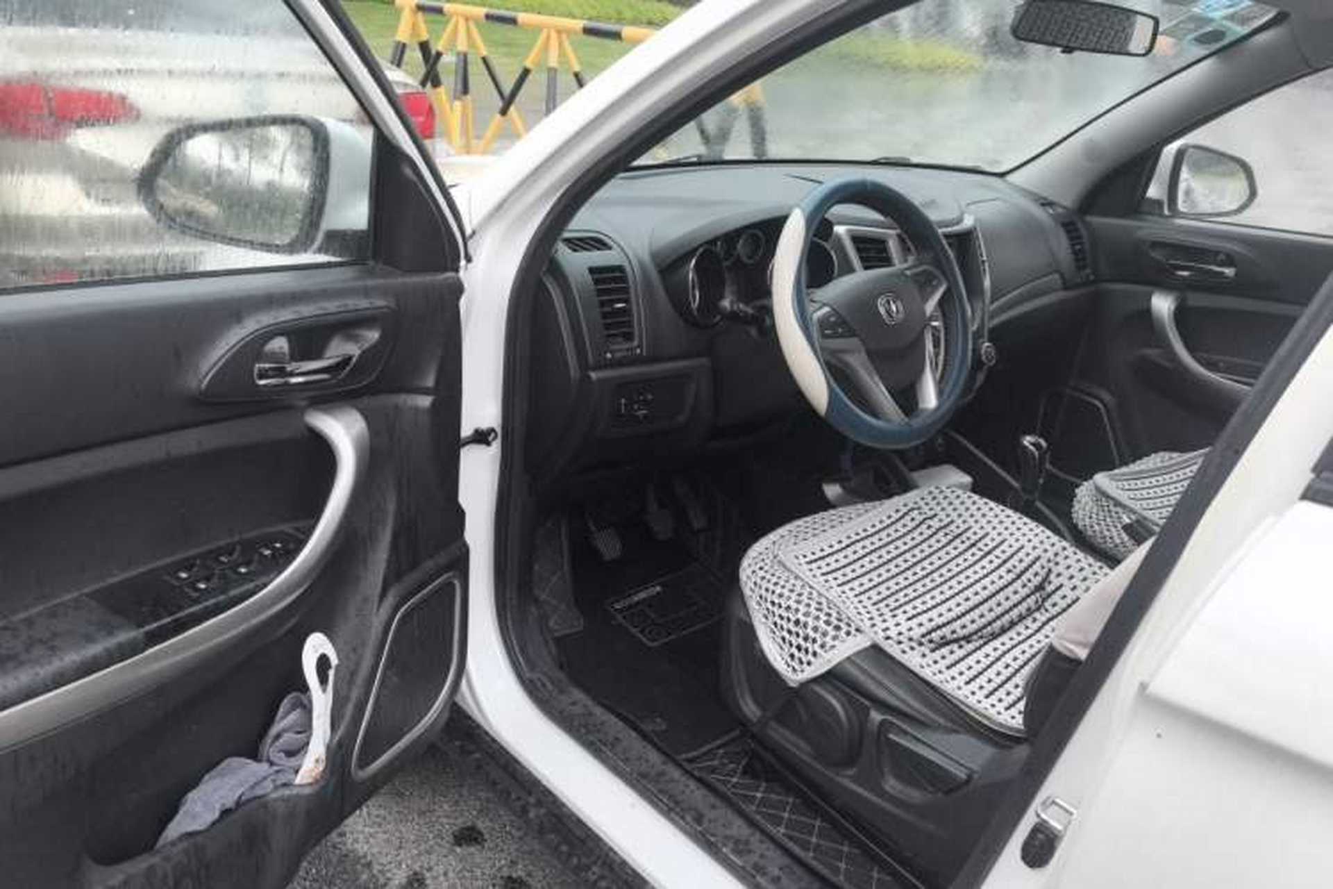 Used CHANGAN CS35 2012 1.6L Manual Luxury Version China V Standard Driver Seat