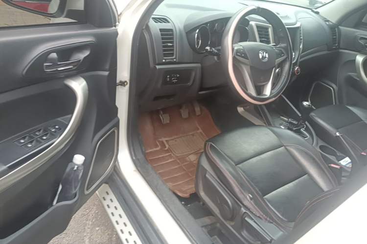 Used CHANGAN CS35 2012 1.6L Manual Comfort Edition China IV Standard Driver Seat