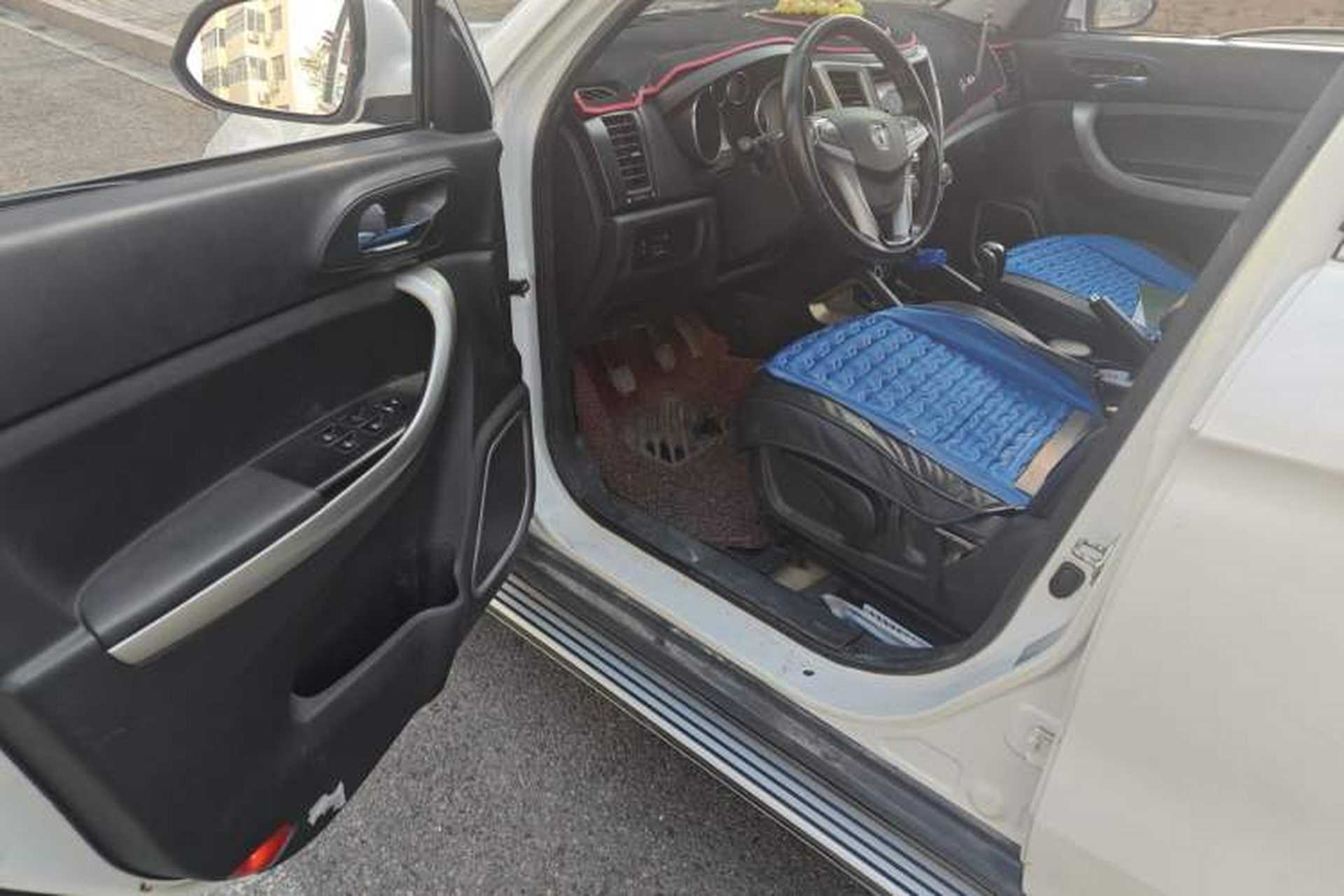 Used CHANGAN CS35 2012 1.6L Manual Luxury Model China IV Standard Driver Seat