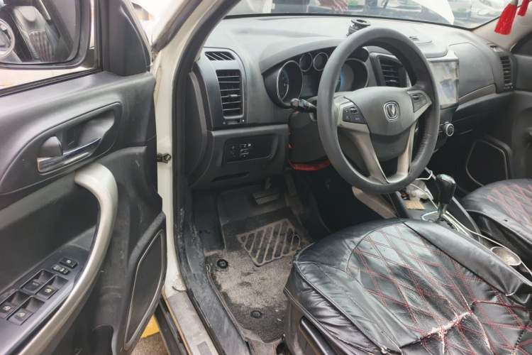 Used CHANGAN CS35 2012 1.6L Automatic Luxury Version China IV Standard Driver Seat