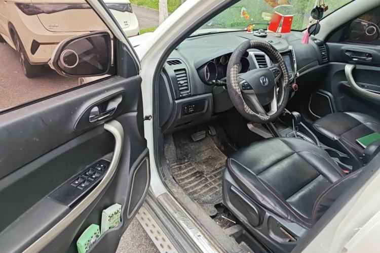 Used CHANGAN CS35 2012 1.6L Automatic Luxury Version China IV Standard Driver Seat