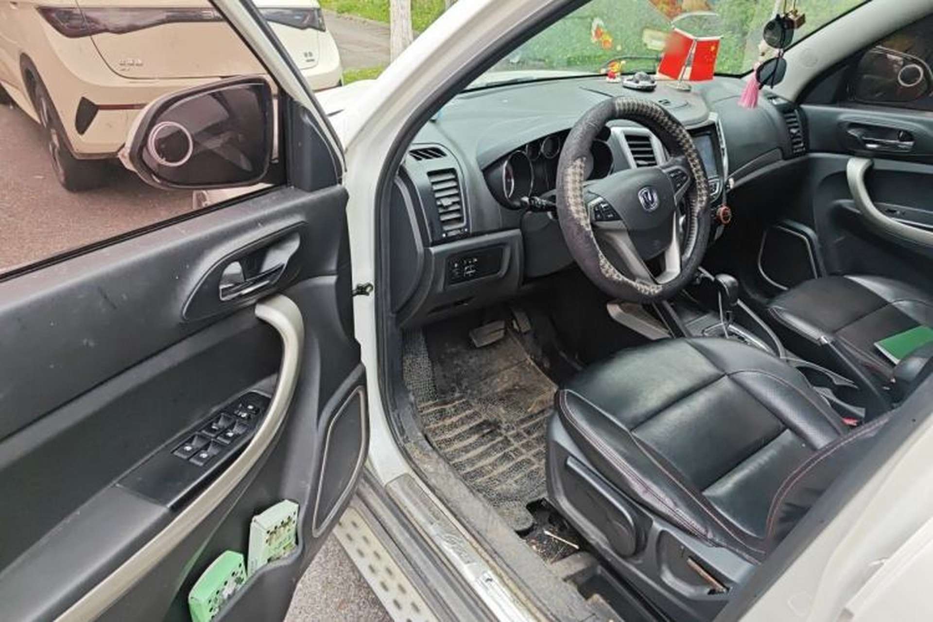Used CHANGAN CS35 2012 1.6L Automatic Luxury Version China IV Standard Driver Seat