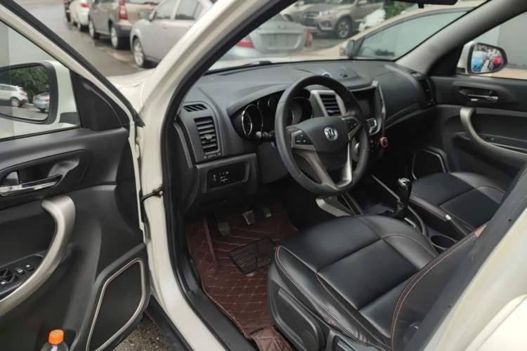 Used CHANGAN CS35 2012 1.6L Manual Luxury Model China IV Standard Driver Seat
