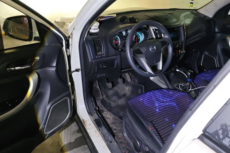 Used CHANGAN CS35 2012 1.6L Manual Comfort Edition China IV Standard Driver Seat