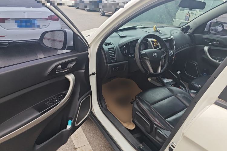 Used CHANGAN CS35 2012 1.6L Manual Luxury Model China IV Standard Driver Seat