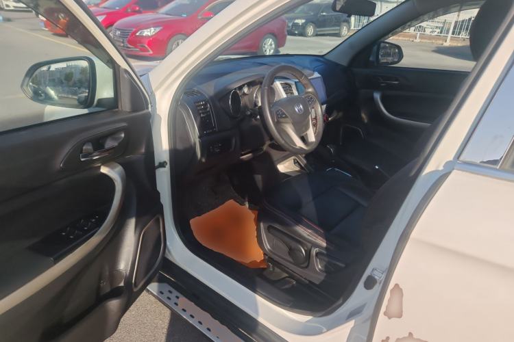 Used CHANGAN CS35 2012 1.6L Automatic Luxury Version China IV Standard Driver Seat