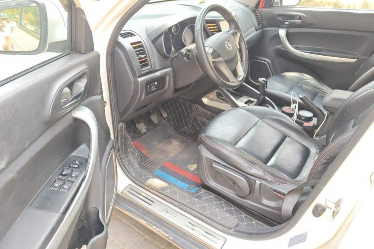 Used CHANGAN CS35 2012 1.6L Manual Luxury Model China IV Standard Driver Seat
