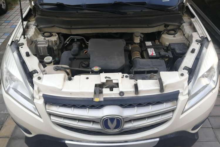 Used CHANGAN CS35 2012 1.6L Automatic Luxury Version China IV Standard Engine Bay