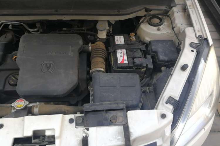 Used CHANGAN CS35 2012 1.6L Automatic Luxury Version China IV Standard Engine Bay Left