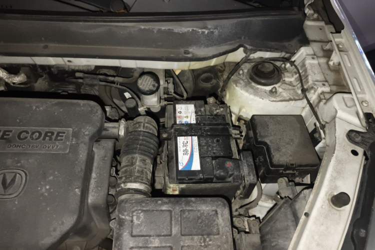 Used CHANGAN CS35 2012 1.6L Automatic Luxury Version China IV Standard Engine Bay Left