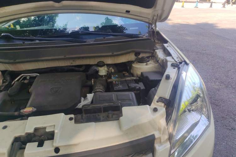 Used CHANGAN CS35 2012 1.6L Automatic Luxury Version China IV Standard Engine Bay Left