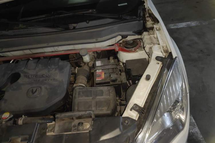 Used CHANGAN CS35 2012 1.6L Automatic Luxury Version China V Standard Engine Bay Left