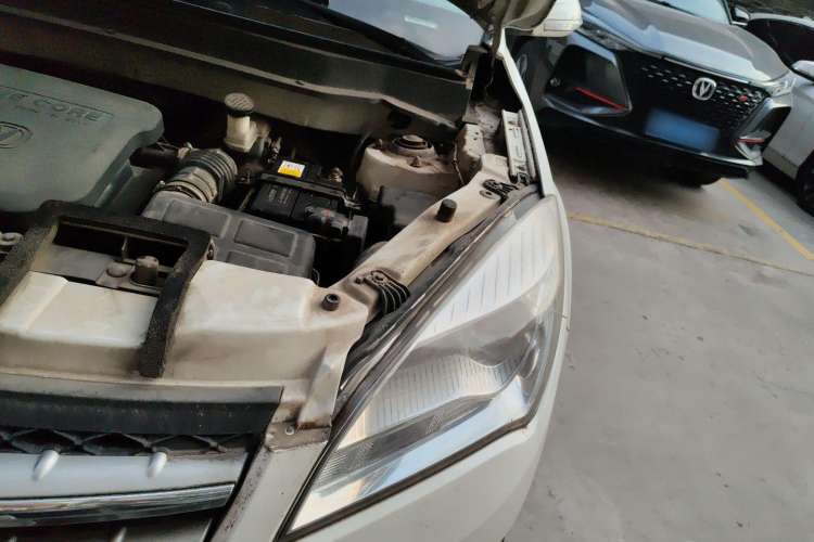Used CHANGAN CS35 2012 1.6L Manual Luxury Model China IV Standard Engine Bay Left