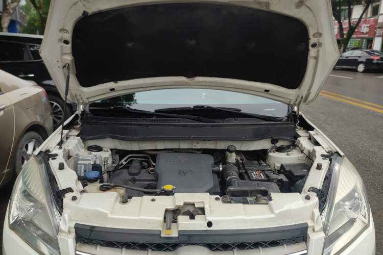 Used CHANGAN CS35 2012 1.6L Manual Luxury Model China IV Standard Engine Bay