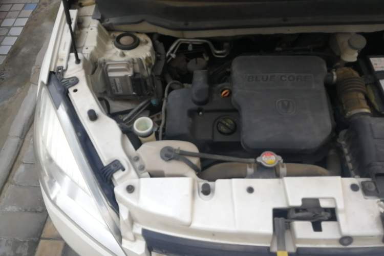 Used CHANGAN CS35 2012 1.6L Automatic Luxury Version China IV Standard Engine Bay Right