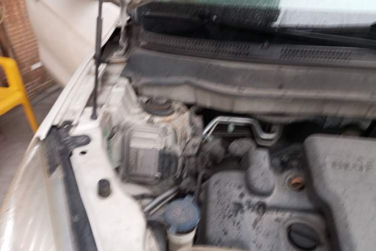 Used CHANGAN CS35 2012 1.6L Manual Luxury Model China IV Standard Engine Bay Right