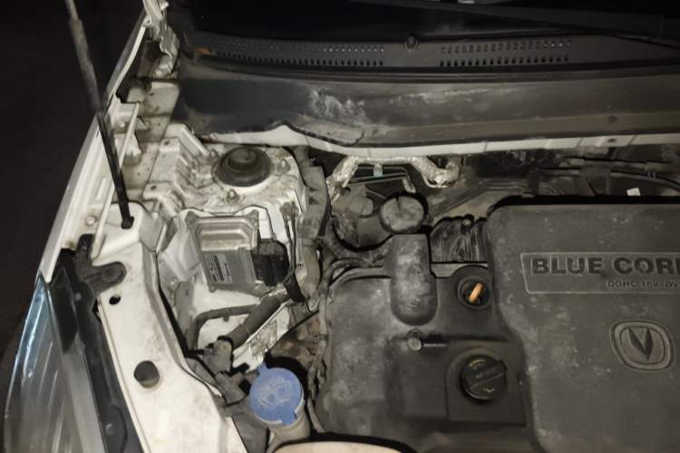 Used CHANGAN CS35 2012 1.6L Automatic Luxury Version China IV Standard Engine Bay Right