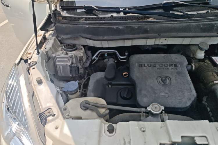 Used CHANGAN CS35 2012 1.6L Automatic Luxury Version China IV Standard Engine Bay Right
