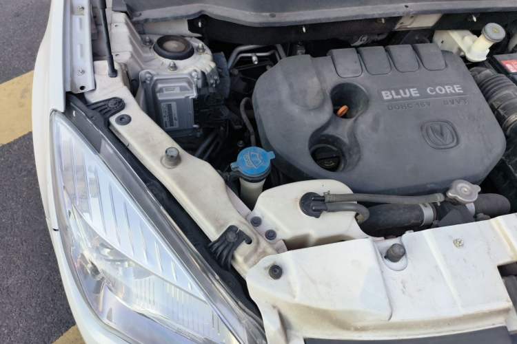 Used CHANGAN CS35 2012 1.6L Automatic Luxury Version China IV Standard Engine Bay Right