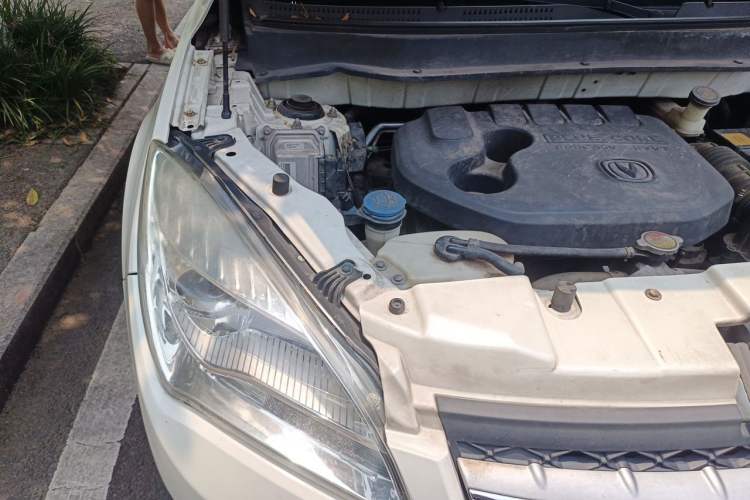 Used CHANGAN CS35 2012 1.6L Automatic Luxury Version China IV Standard Engine Bay Right