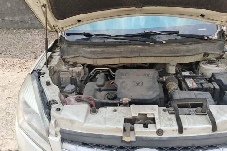Used CHANGAN CS35 2012 1.6L Manual Comfort Edition China IV Standard Engine Bay Right