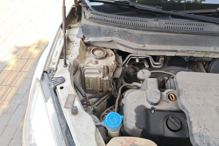 Used CHANGAN CS35 2012 1.6L Manual Luxury Model China IV Standard Engine Bay Right