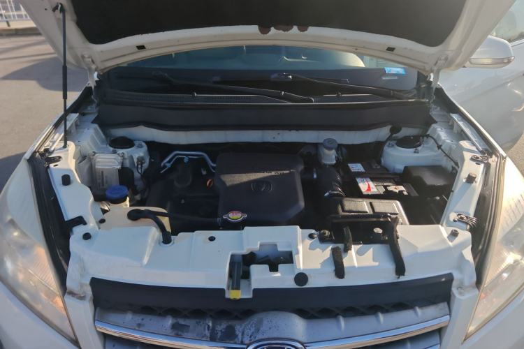 Used CHANGAN CS35 2012 1.6L Automatic Luxury Version China IV Standard Engine Bay
