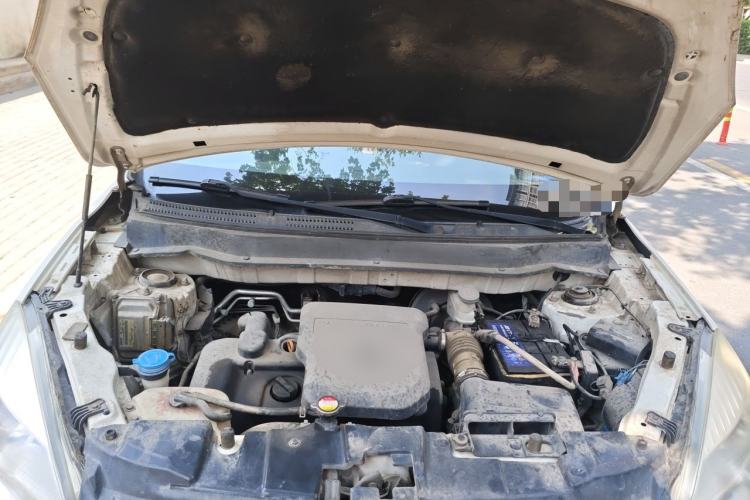 Used CHANGAN CS35 2012 1.6L Manual Luxury Model China IV Standard Engine Bay