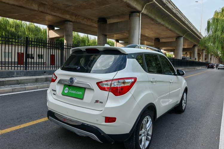 Used CHANGAN CS35 2012 1.6L Manual Luxury Model China IV Standard Exterior 5