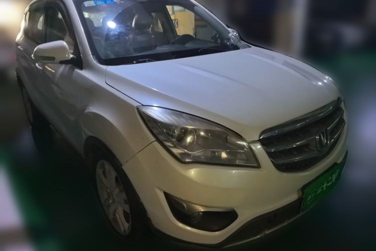 Used CHANGAN CS35 2012 1.6L Manual Luxury Model China IV Standard Front Right 45 Deg