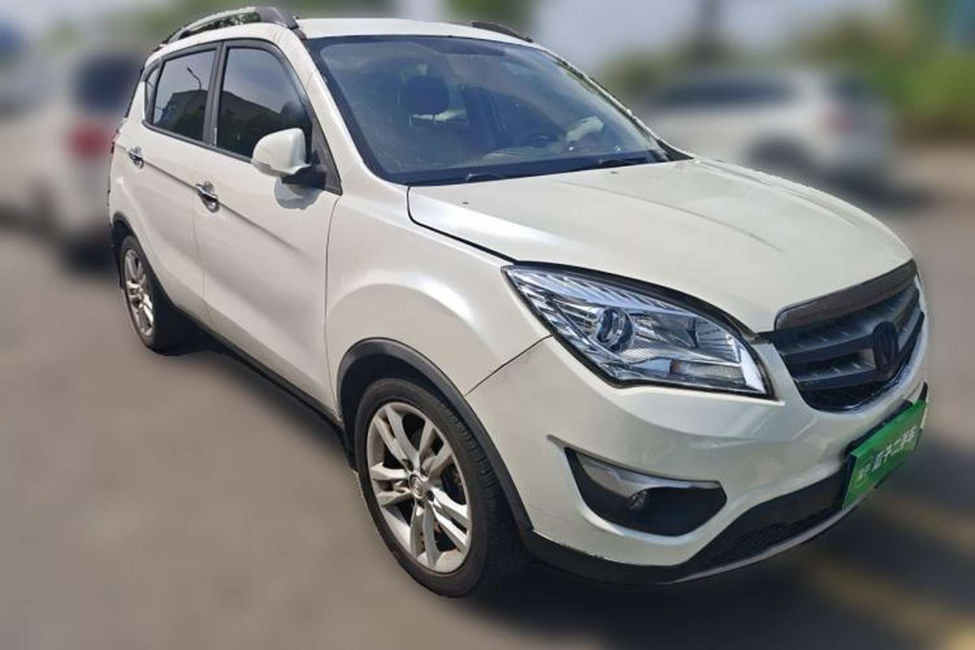 Used CHANGAN CS35 2012 1.6L Automatic Luxury Version China IV Standard Front Right 45 Deg