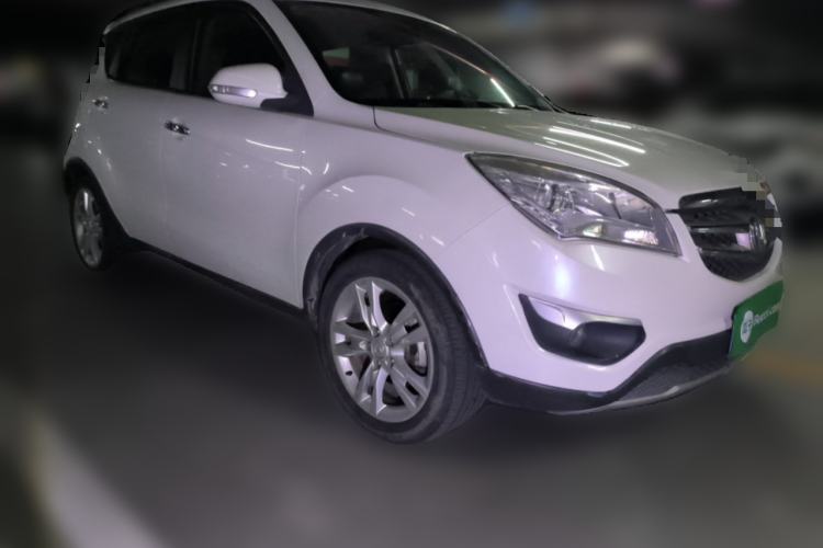 Used CHANGAN CS35 2012 1.6L Automatic Luxury Version China IV Standard Front Right 45 Deg